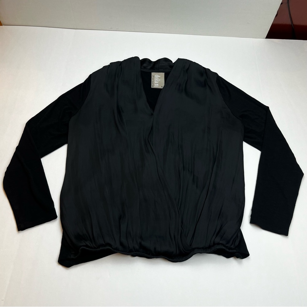 Dolan Left Coast Collection Women Size Medium Black Long Sleeve Top Shirt Blouse